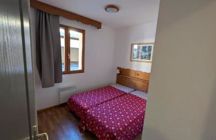 Appartement 4 pièces pour 6-8 personnes, 2 chambres, 1 cabine, 2 canapés-lit double dans le salon, au pied des pistes et piscine l'été, wifi fibre - Foto 26