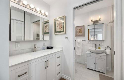 Private 3BR Home - Hot Tub, Yard, Arcade & Parking - Foto 7