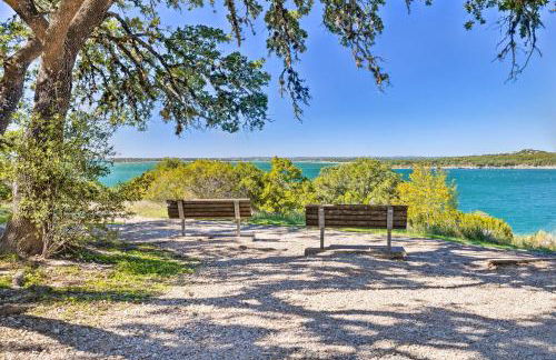 Flirty Flamingo' Studio: 1 Mi to Canyon Lake - Foto 38