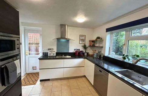 Weybridge Stunning Five Bedroom House With Garden - Foto 5