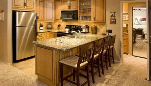 St Anton Street View 2-Bedroom Condo with full kitchen - Foto 5