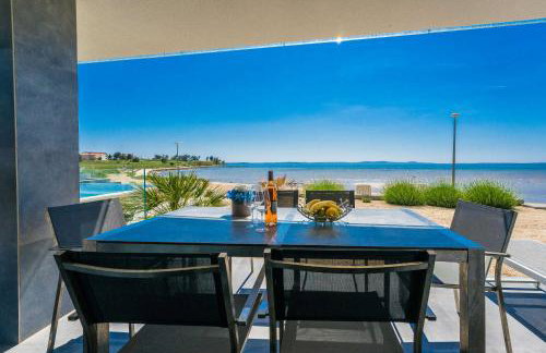 JamC Dream Familientraum direkt am Meer mit beheiztem Pool - Photo 3