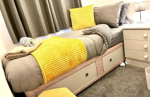 Spacious 3 Bedroom House - Sleeps 5 - Foto 7