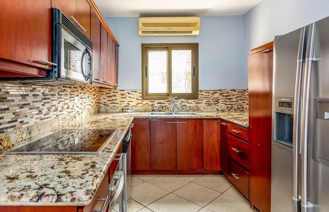 2-Bedroom Ocean-View Condo with Pool - Foto 10