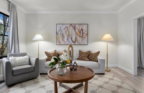 Iris Manor Luxury Modern Stay Near UAB - Photo 12