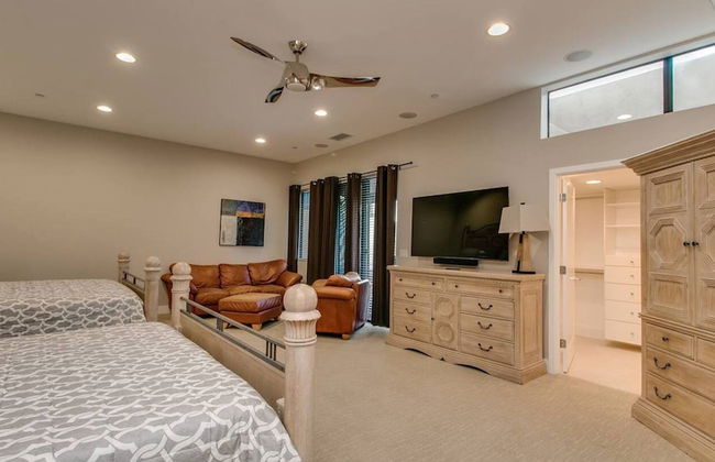 Luxe 4 Bdrm W/pool and Spa on Golf Course Lot! - Foto 7