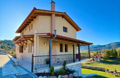 Alexi's House - Photo 1