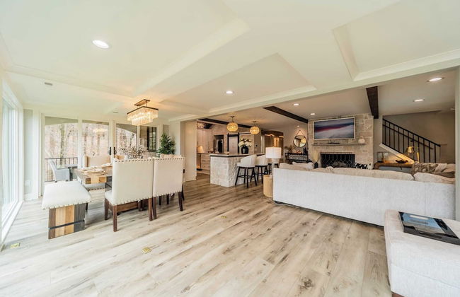 Take it to the Bank! by Avantstay New Pool + Hot Tub Sleeps 16 - Foto 8