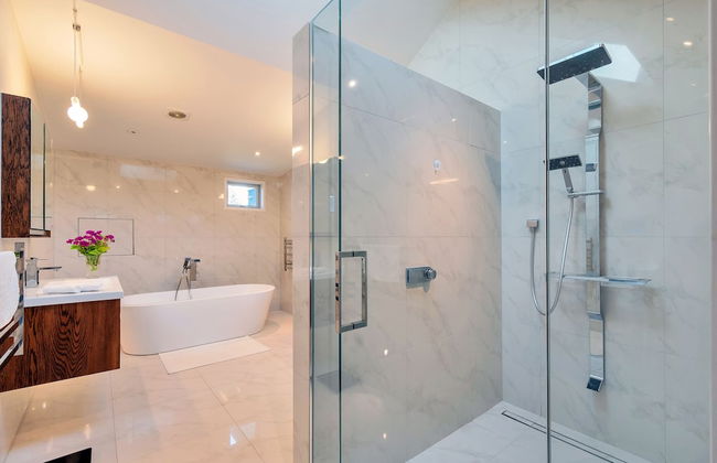 Elegant Sea-View Villa on the Northshore - Photo 39