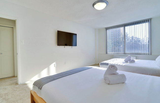 Crystal City Comfortable Apartments - Photo 27