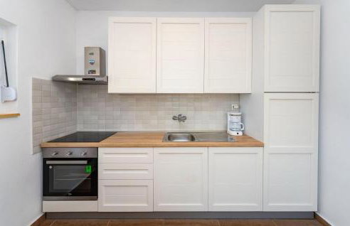 3 Bedroom Awesome Home In Rastevic - Foto 6