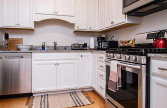 2 Bedroom Unit w Elevator & In-Unit Laundry - Foto 5