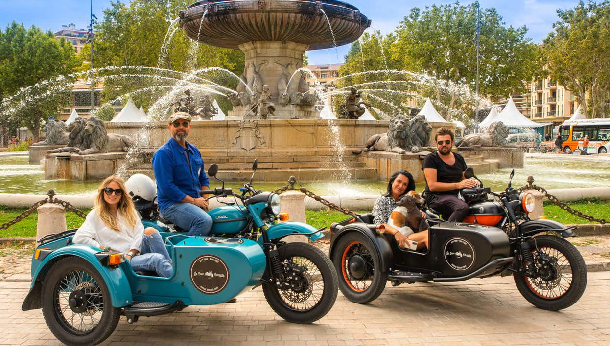 Balade privée en side-car à Aix-en-Provence - Photo 1