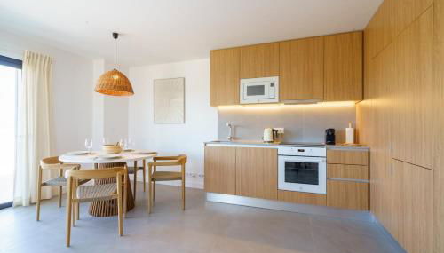 Julião Beach House in Carvoeira by Lisbeyond - Photo 3, stove