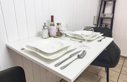 Souterrain Apartment mit eigenem Eingang und Terasse - Foto 25