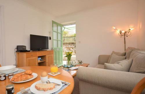 1 Bed in Par- oc-42007 - Photo 1