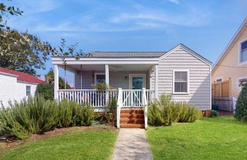 Dog-friendly cottage across from the water in a walkable neighborhood - Foto 3
