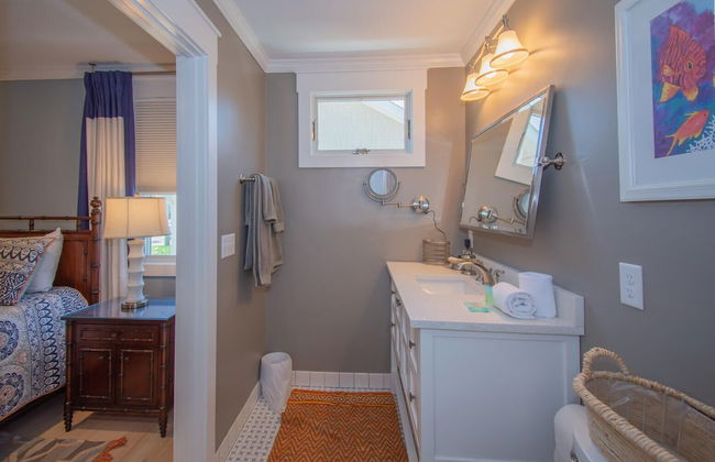 5 Bed Sleeps 12 With Water Views - Photo 43