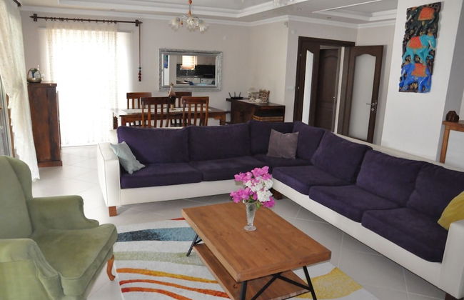 Beautiful 4-bed Villa Private Pools - Photo 10