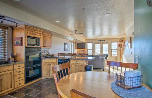 2-Condo Property with Mtn Views by Golf and Ski Resort - Foto 11