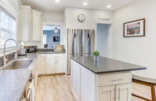 Family Holiday Retreat! Mtn-View Blue Ridge Home - Foto 12