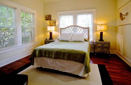 Refuge in the Heart of Montrose - Photo 11