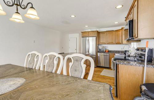 3 Mi to Dtwn Worcester! Spacious 2-Story Townhome! - Foto 8