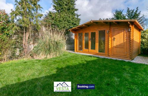 Three Bedroom House By Vesta Serviced Accommodation & Short Lets Borehamwood With Free WiFi & Free Parking - Foto 30