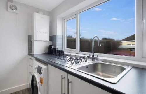 Spacious Living Room & Modern Comforts, Sleeps 4 - Foto 10