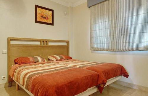 Spacious Stunning Views 2-bed Apartment, Estepona - Photo 14