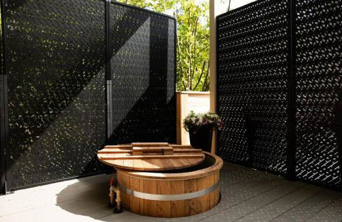 Purple City Retreats - Luxury Yurt & Spa - Foto 27