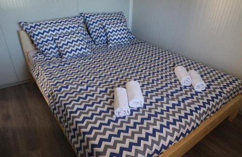 Robinson olive tree huts - Photo 13