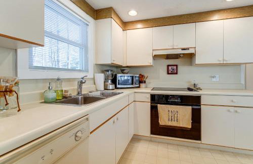 1 Mi to Maine Street! MCM-Style Home in Brunswick - Foto 12