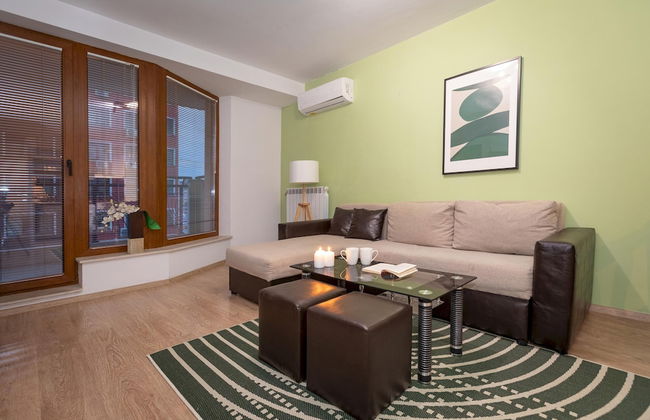 Modern and Bright Apartments Near Center - Foto 10