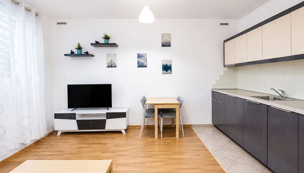 Ground Floor Apartment - Photo 2, Room