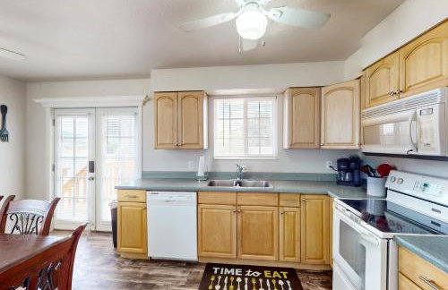 History, Hikes and Cozy Nights Parowan Gem with Deck! - Foto 6