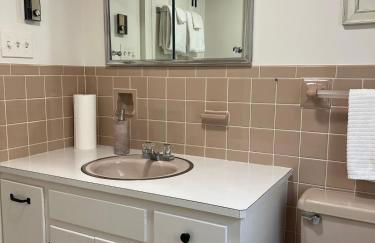 Vaux Hall Manor - 5BR Historic Farmhouse on Bay - Foto 41