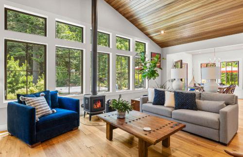 Mountain-View Retreat with Hot Tub & Waterfalls - Foto 41