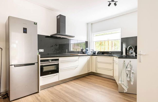 Charming Holiday Home in Poortugaal With Garden - Foto 16