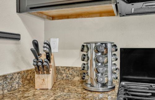 Spacious Oasis Hot Tub Backyard Garden 3BR/2BA - Foto 33