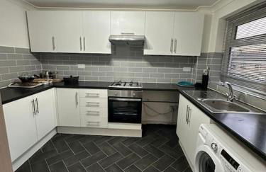 Spacious 2-bed Apartment in Hornchurch - Foto 1