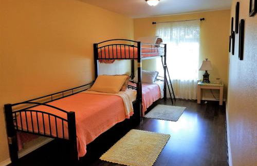 Charming Downstairs Unit - Foto 10