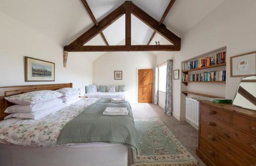 Swallows’ Barn - Photo 27