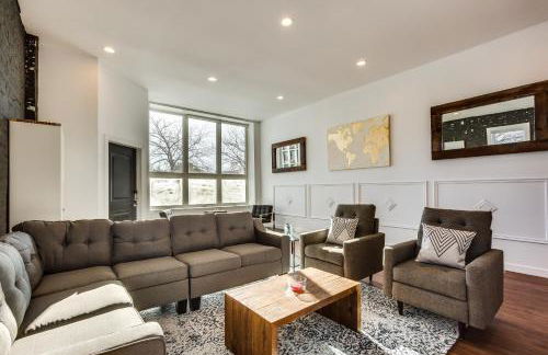 Converted Store Front Home Lets You Live Like a Local in the Heart of it All! condo - Foto 10