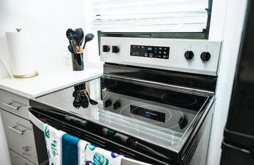 KLIZZ Suites - Photo 40