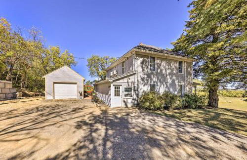 The Farm House with Deck and Historic Charm! - Foto 40