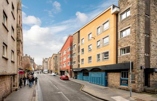 Royal Mile Retreat - Photo 21