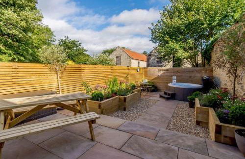 Rinstone Lodge, Thornton-Le-Dale. Moors cottage with hot tub - Foto 12