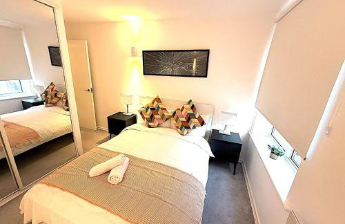 Cosy Two Bedroom Riverside Apartment - Foto 6