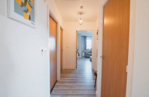 Top-Floor 2-Bed Near Braehead - Foto 4